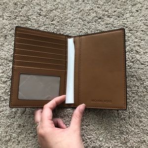 ✨NEW✨ Michael Kors passport wallet 🆕